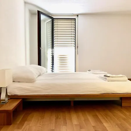 Appartamento Central, Riverside With View *