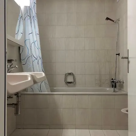 Appartamento Central, Riverside With View Berna